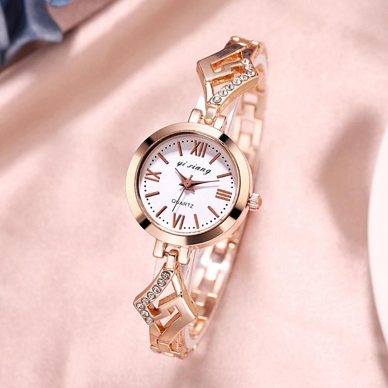 Wristwatches Small Dial Women Ladies Geometrical Alloy Diamond Metal Lady Leisure Dress Bracelet Gift Quartz Watches