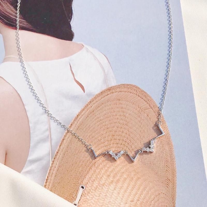 Chokers Korean Wave Pendant Temperament Simple Student 925 Sterling Silver Clavicle Chain Personality Female Necklace SNE331