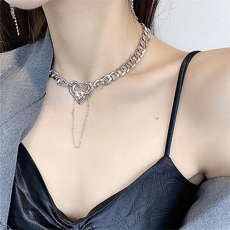 Chokers 2021 South Korea Metal Hollow Love Short Necklace Fashion Temperament Versatile Women&#039;s Jewelry