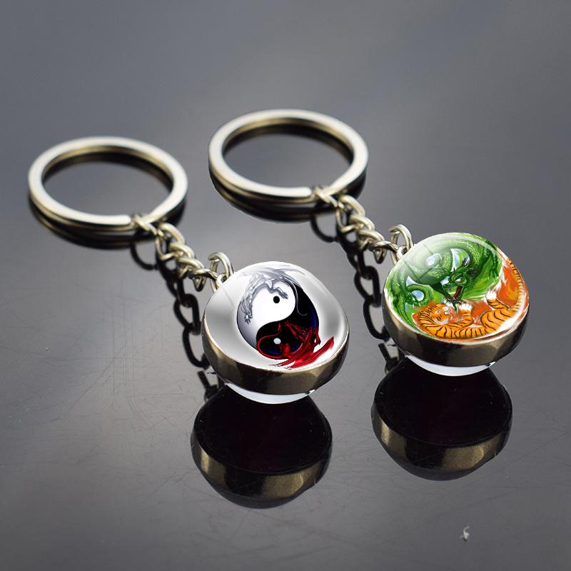 Keychains Classic Tiger Fighting Board Game Po Key Chain Keyrings Glass Ball Pendant YinYang Women Bag