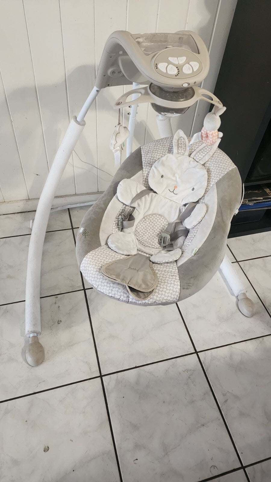 Ingenuity baby swing- Lights, vibration, music and cell phone connection