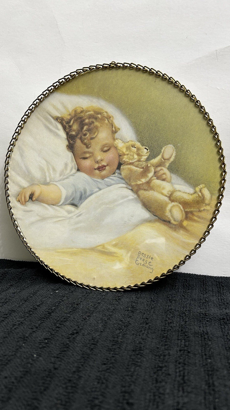VTG Bessie Pease GUTMANN Happy Dream Sweet Baby Teddy Bear Wall Decor Gold Chain