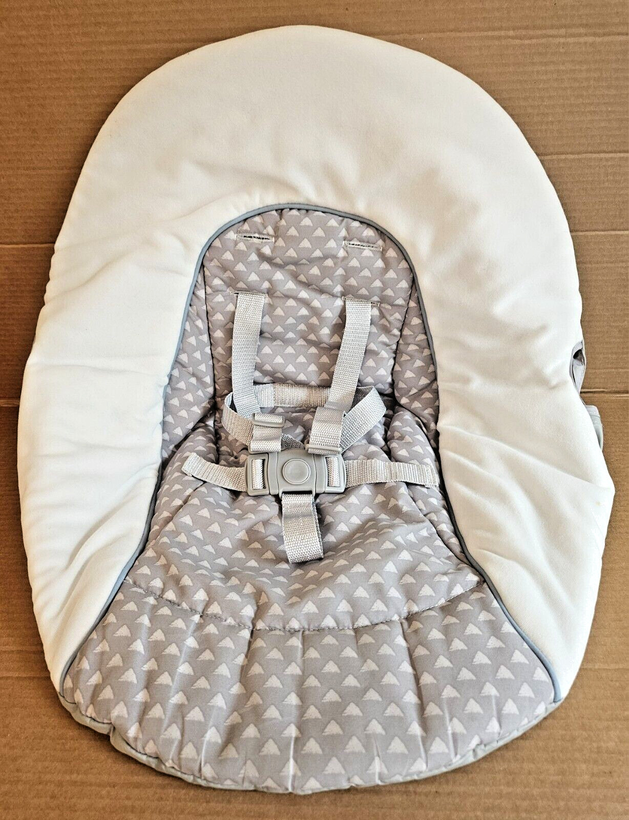 Graco Slim Spaces Swing Replacement Part Plush Seat Cover + Safety Straps S12