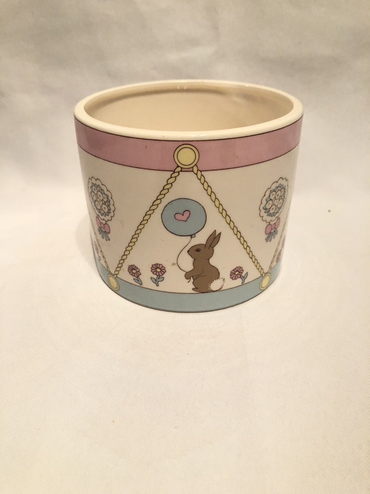 1976 Wolfpit Enterprises Inc Another Determined Production Planter Nursery Theme