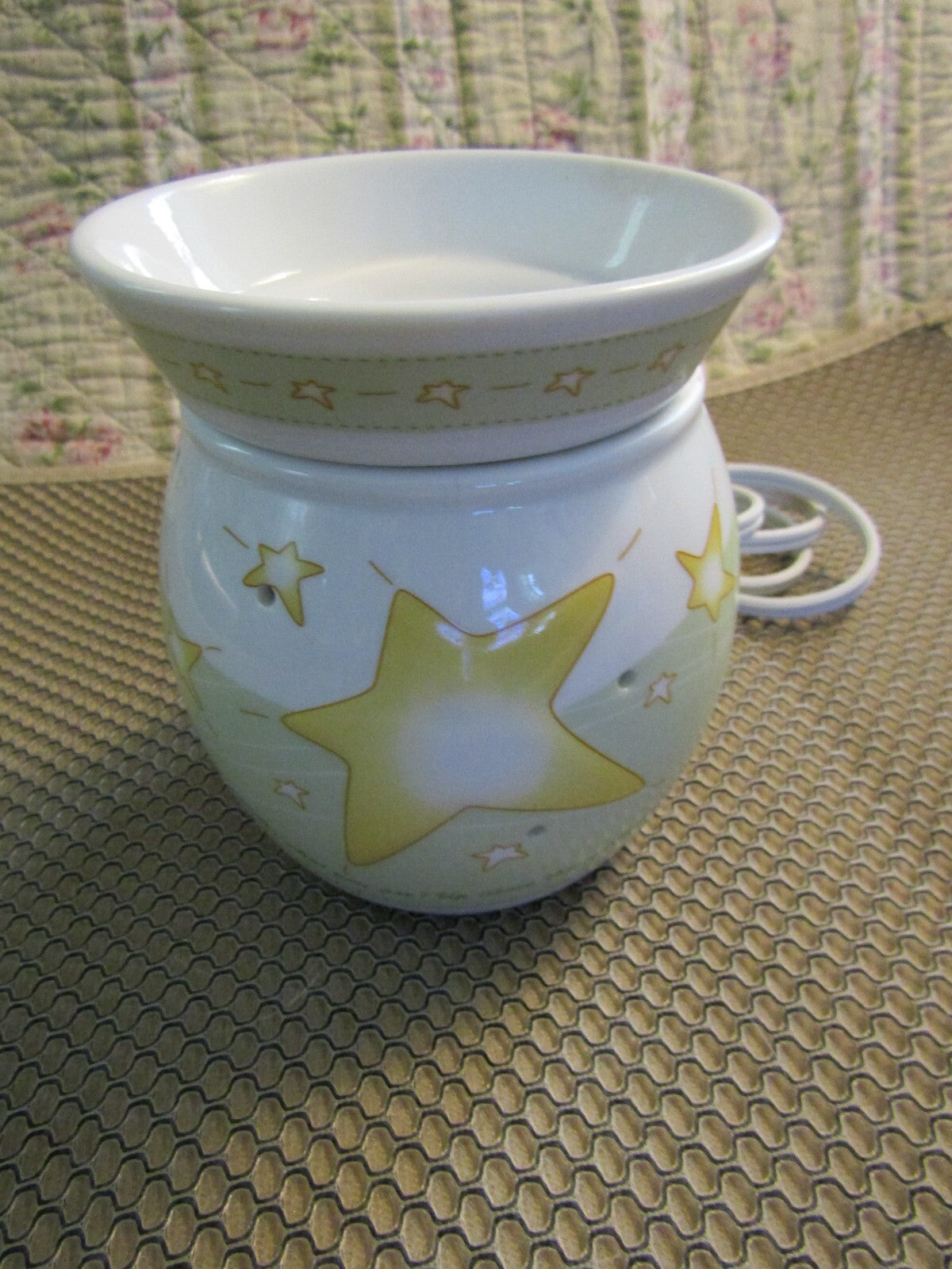 SCENTSY Nursery Warmer/ No Bulb TWINKLE LITTLE STAR Retired -TWNK Medium Baby