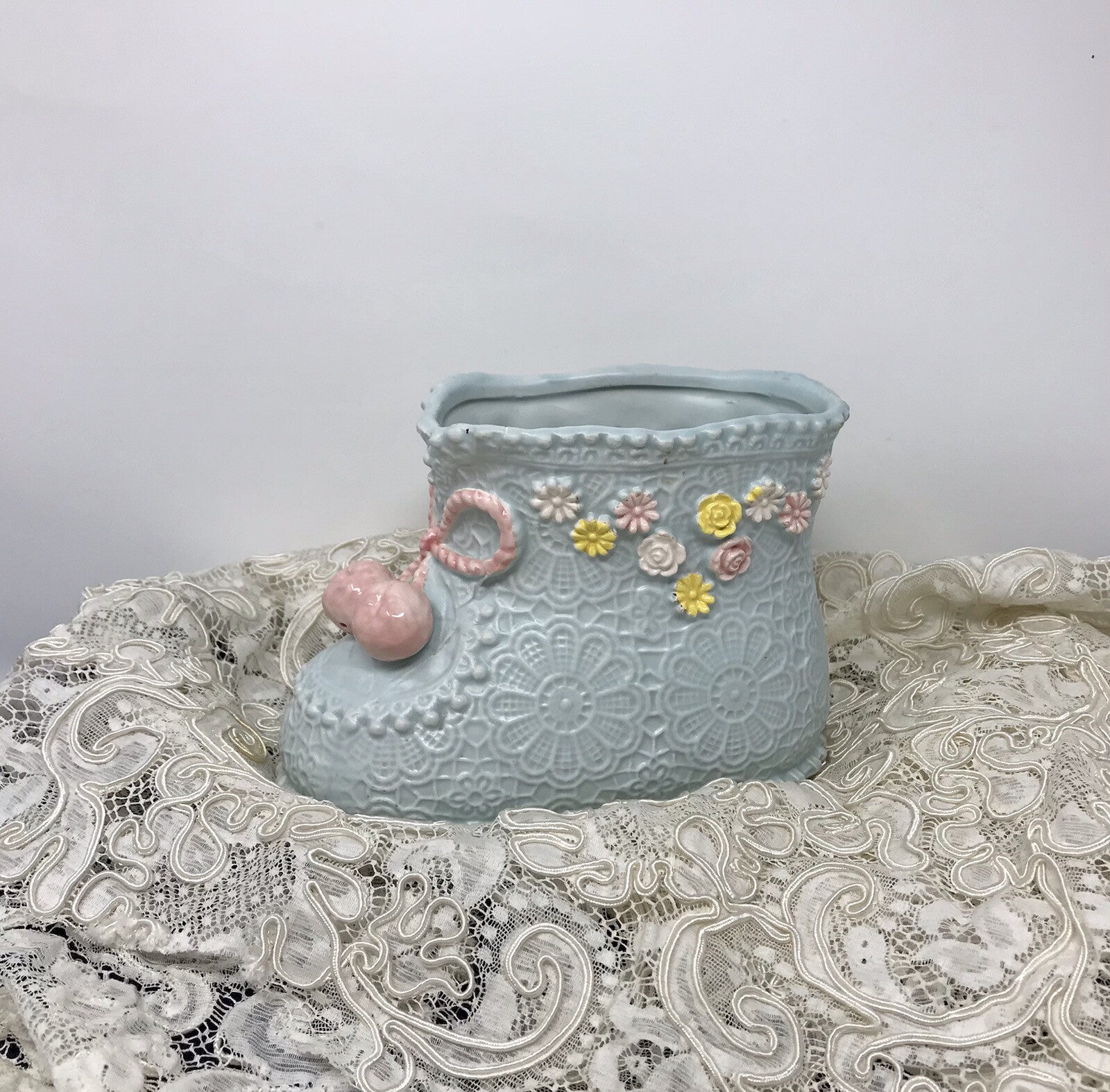 Vintage Napco Baby Bootie Ceramic Planter Trinket w/ Flowers and Pink Bow #8574