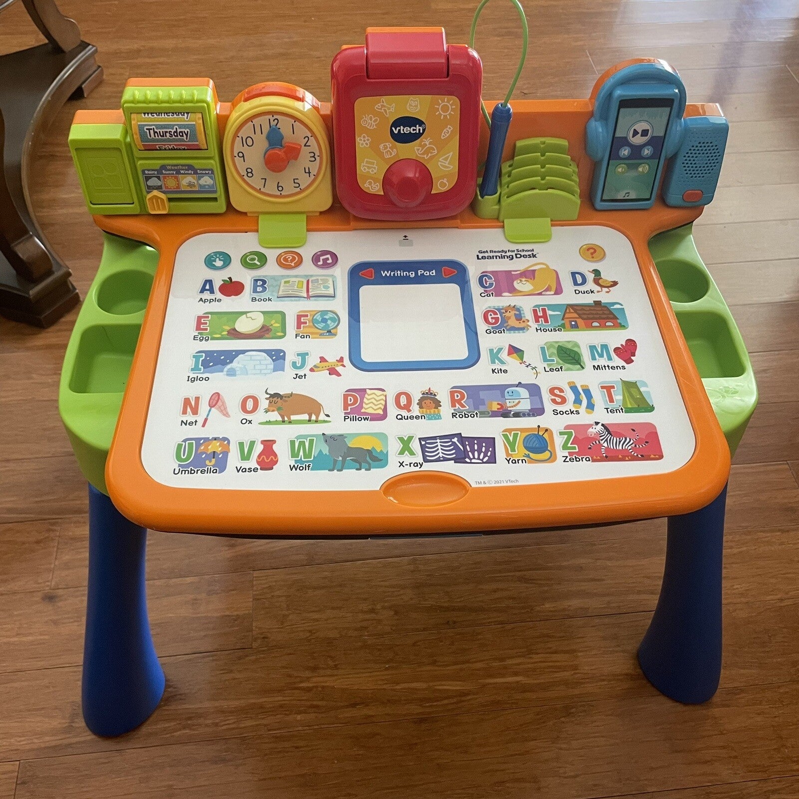 Vetch Baby Learning Desk