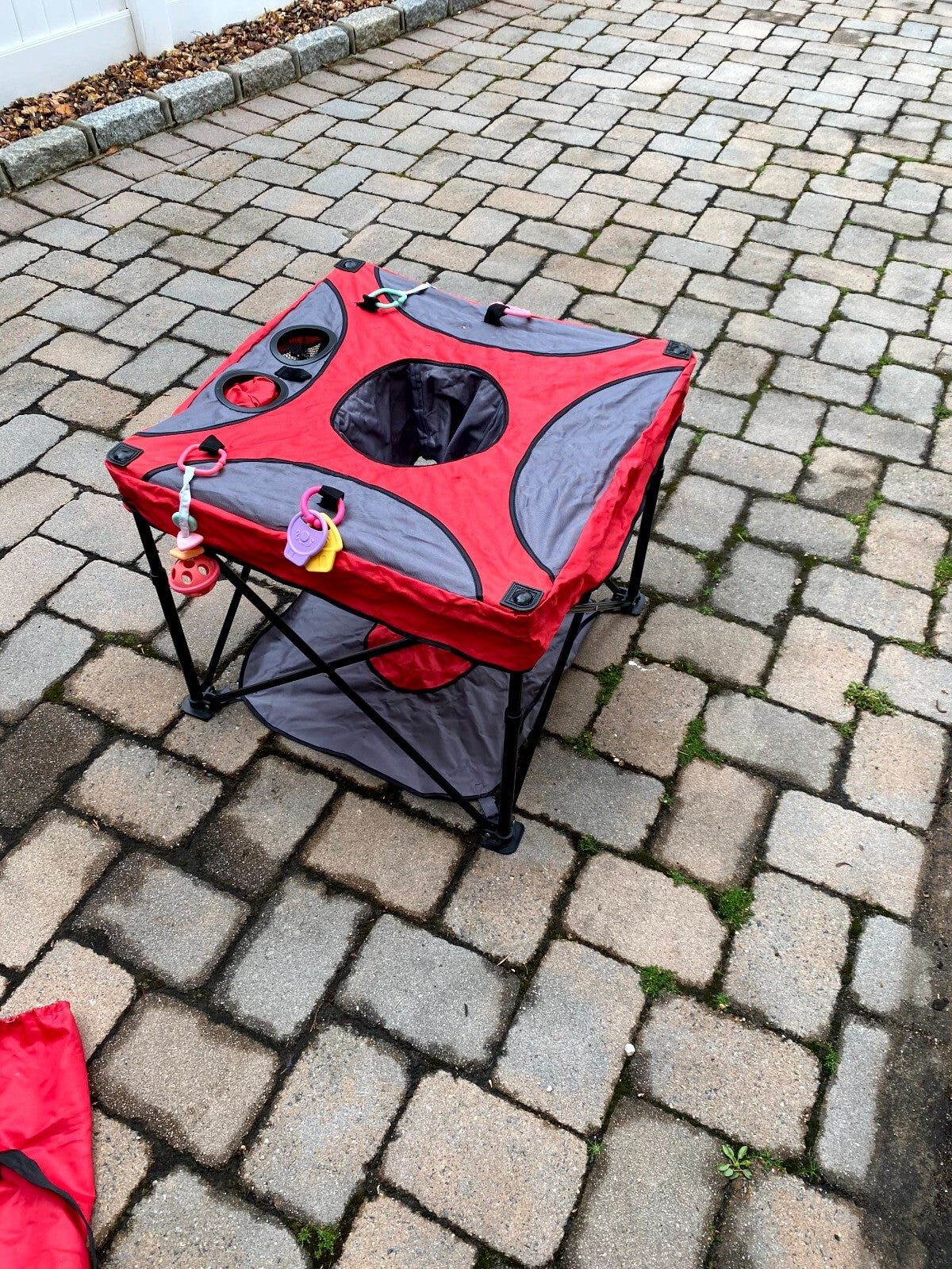 RED KIDCO GOPOD ADJUSTABLE HEIGHT CHILD KID ACTIVITY SEAT WITH FLOOR MAT