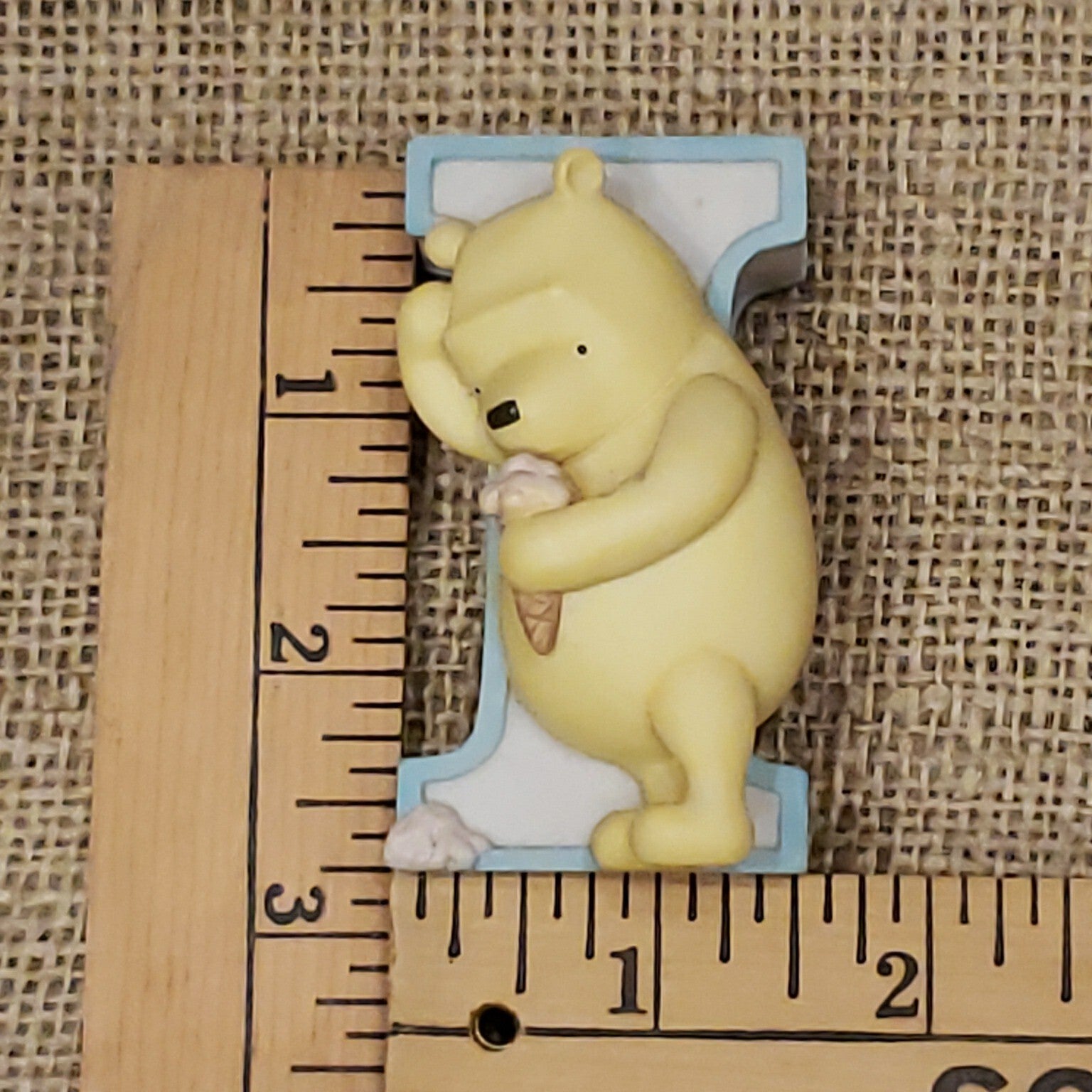 Disney Michel & Company Classic Pooh Alphabet Letter Wall Decor Letter "I"