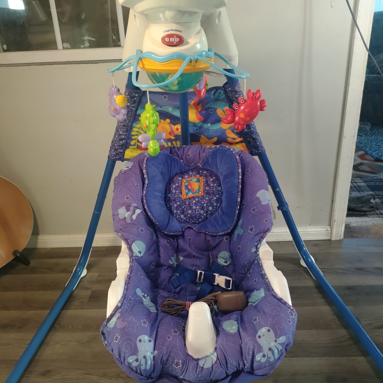 Vintage Fisher Price Ocean Wonders Aquarium Cradle Swing Baby Swing 