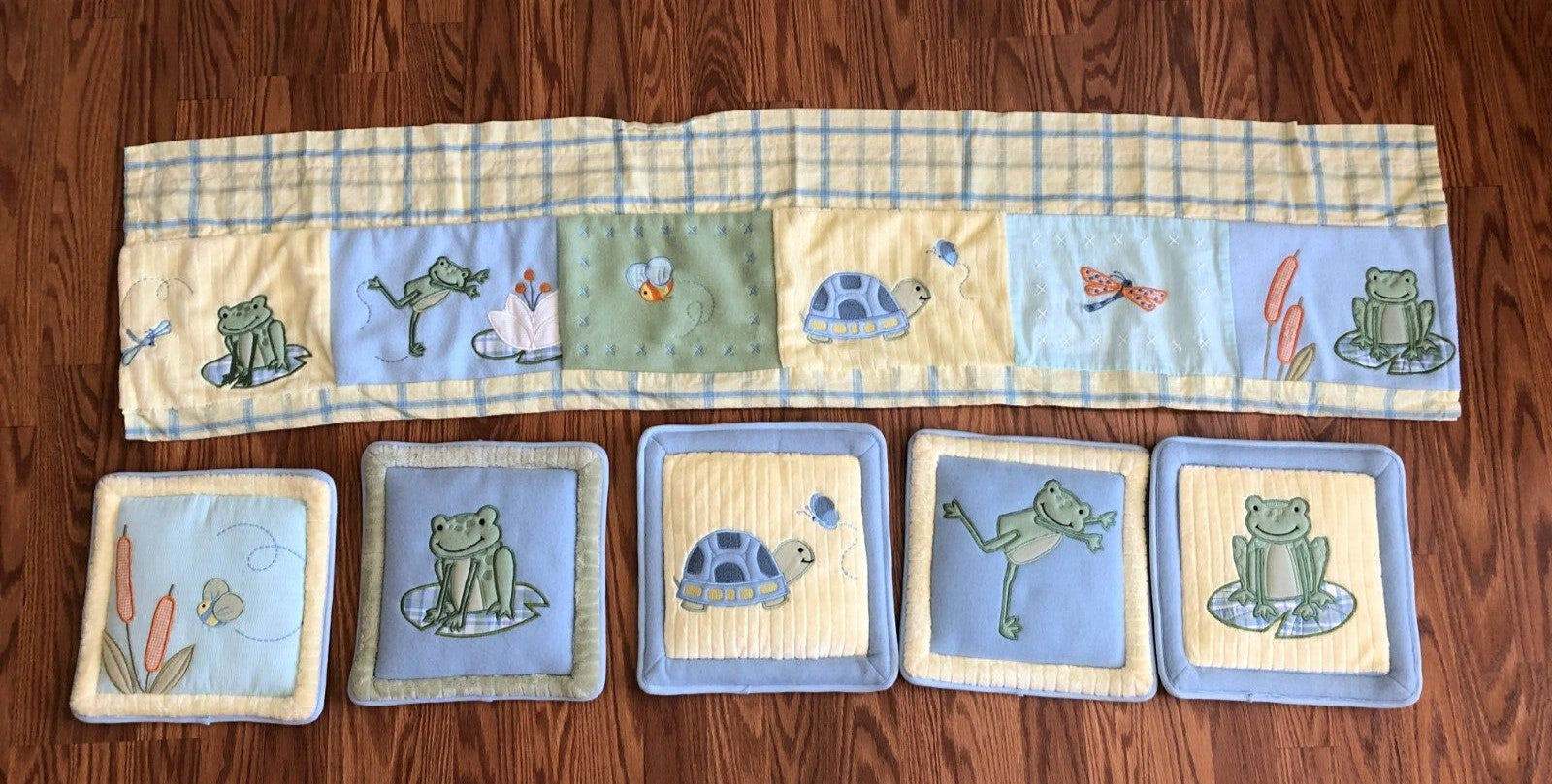 Kidsline Baby Nursery 5 wall hangings & 1 Valance curtain frogs turtles bees