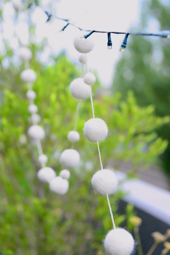 WHITE garland. Felt balls garland. Baby Nursery.Kids Pom Pom Wall Decor. 