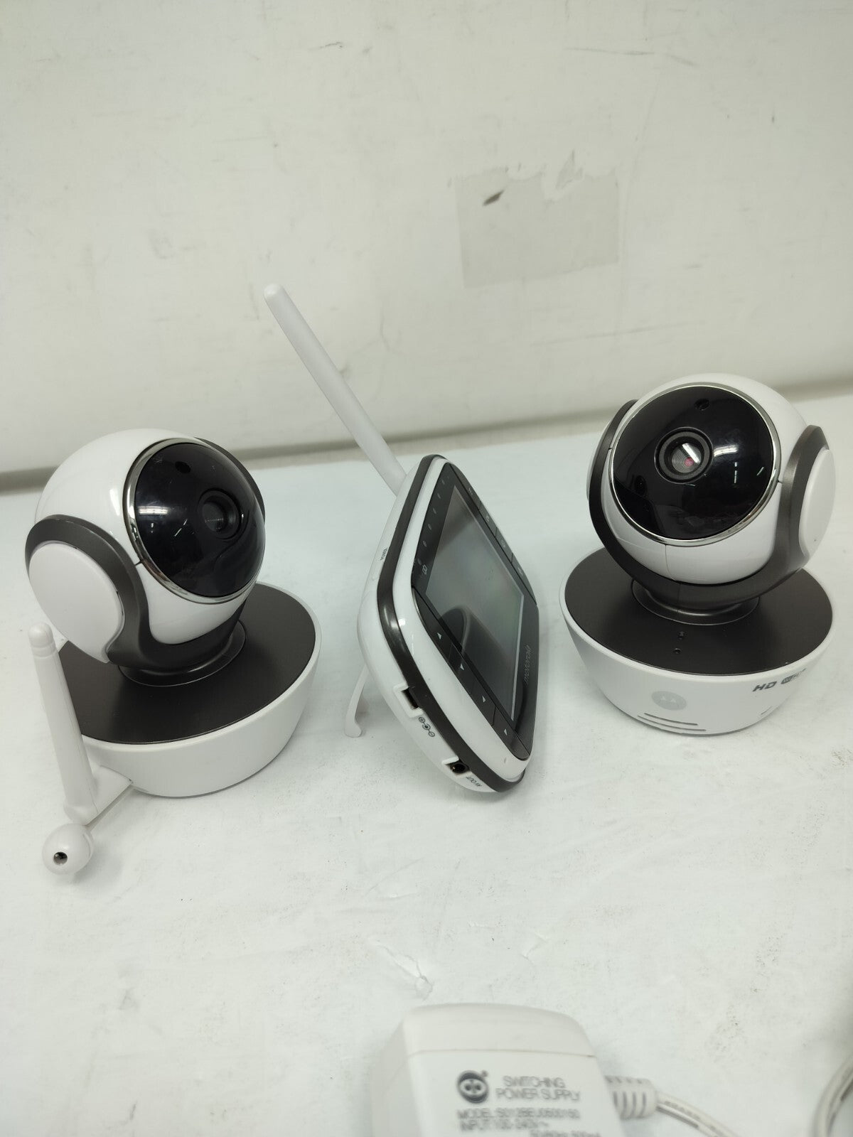 Motorola Dual Mode Baby Monitor With 2 Cameras & 3.5-Inch LCD-MBP853CONNECT-2,