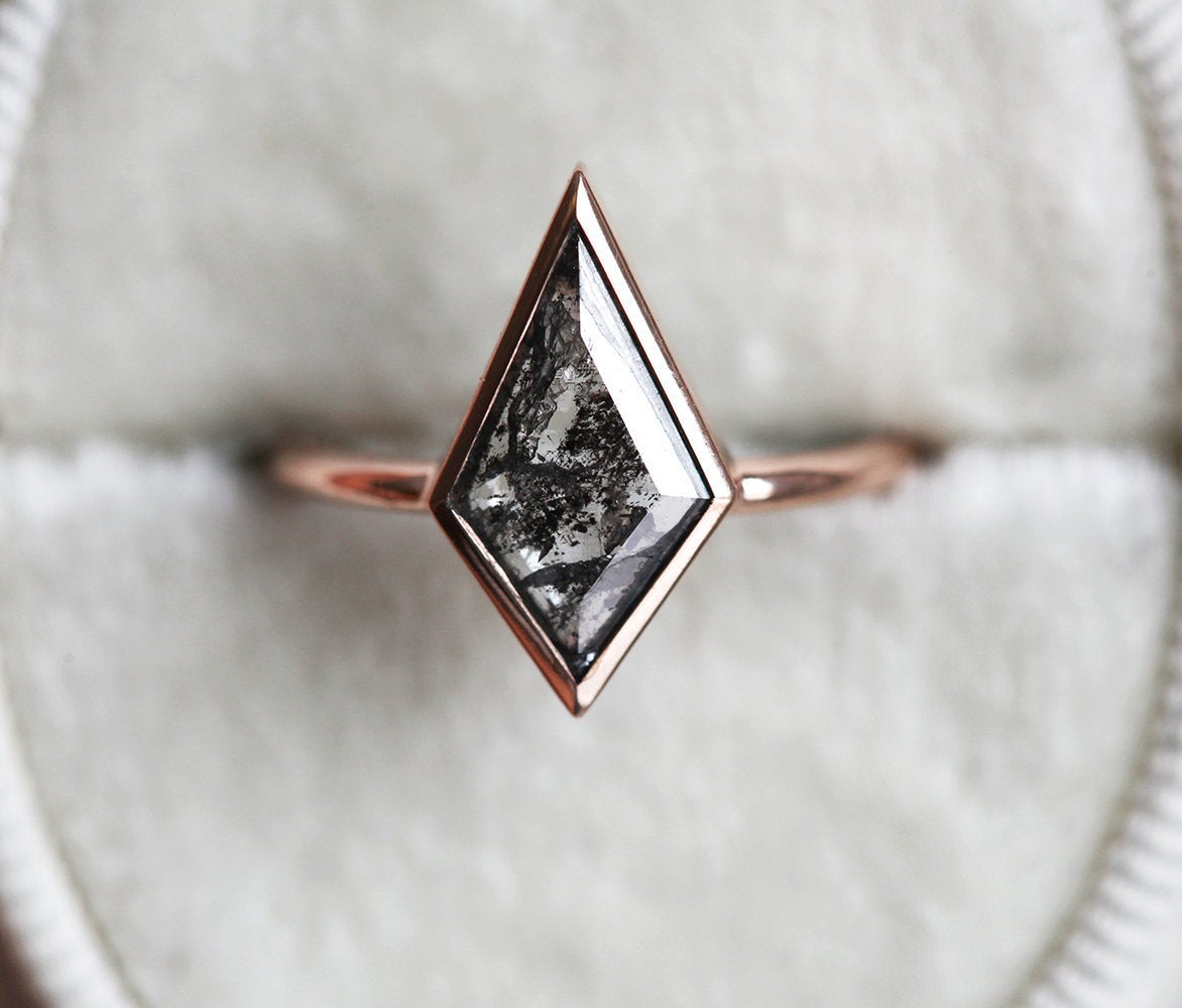 ZARA SALT & PEPPER DIAMOND RING - 18k rose gold